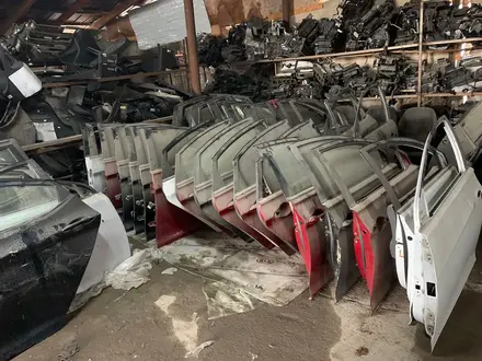 Дверь задняя за 60 000 тг. в Алматы