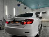 Toyota Camry 2012 года за 10 800 000 тг. в Уральск – фото 2