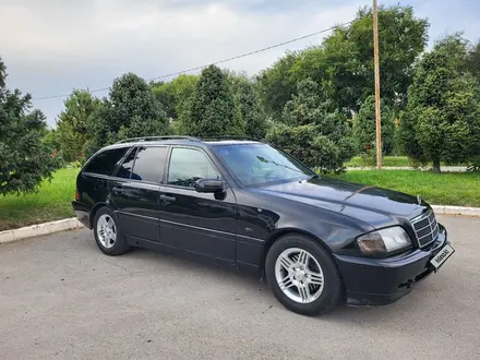 Mercedes-Benz C 240 1997 года за 3 050 000 тг. в Тараз – фото 3