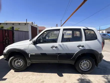 Chevrolet Niva 2014 года за 2 500 000 тг. в Атырау – фото 5