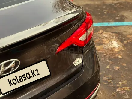 Hyundai Sonata 2015 года за 7 500 000 тг. в Астана – фото 5