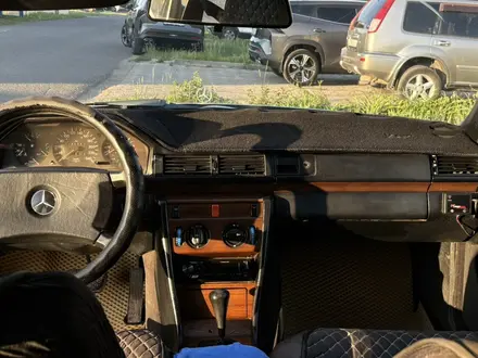 Mercedes-Benz E 260 1990 года за 1 300 000 тг. в Астана – фото 5
