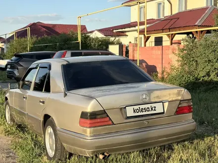 Mercedes-Benz E 260 1990 года за 1 300 000 тг. в Астана – фото 8