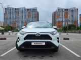 Toyota RAV4 2022 года за 18 700 000 тг. в Алматы – фото 2