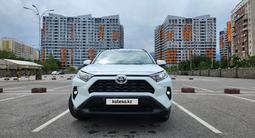 Toyota RAV4 2022 года за 18 700 000 тг. в Алматы – фото 2