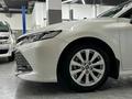 Toyota Camry 2019 годаfor13 500 000 тг. в Семей – фото 11