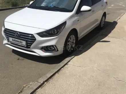 Hyundai Accent 2019 года за 8 300 000 тг. в Актобе – фото 2