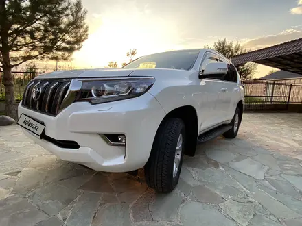 Toyota Land Cruiser Prado 2020 года за 26 590 000 тг. в Алматы – фото 2