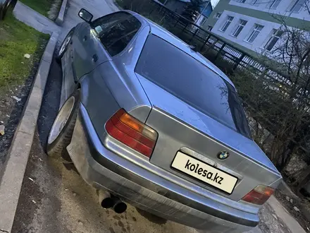 BMW 320 1991 года за 700 000 тг. в Алматы