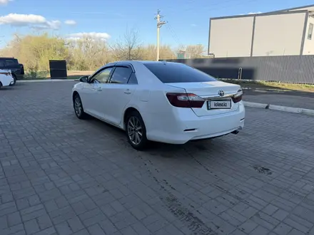 Toyota Camry 2014 года за 8 000 000 тг. в Уральск – фото 3