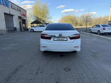 Toyota Camry 2014 года за 8 000 000 тг. в Уральск – фото 4