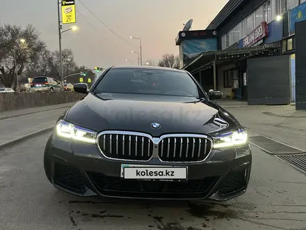 BMW 540 2020 года за 31 000 000 тг. в Алматы – фото 21