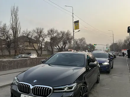 BMW 540 2020 года за 31 000 000 тг. в Алматы – фото 2