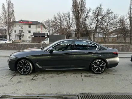 BMW 540 2020 года за 31 000 000 тг. в Алматы – фото 3