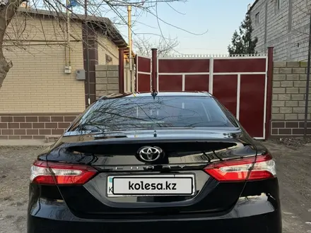 Toyota Camry 2020 года за 13 950 000 тг. в Шымкент – фото 5
