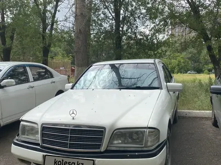 Mercedes-Benz C 200 1994 года за 900 000 тг. в Караганда