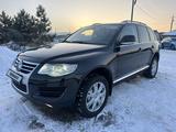 Volkswagen Touareg 2007 годаfor7 300 000 тг. в Алматы