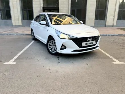 Hyundai Accent 2021 года за 6 350 000 тг. в Караганда