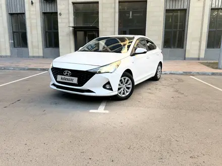 Hyundai Accent 2021 года за 6 350 000 тг. в Караганда – фото 2