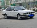 BMW 520 1993 года за 1 300 000 тг. в Актау – фото 2