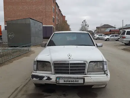 Mercedes-Benz E 220 1993 года за 1 350 000 тг. в Кызылорда