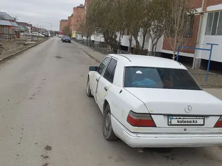 Mercedes-Benz E 220 1993 года за 1 350 000 тг. в Кызылорда – фото 5