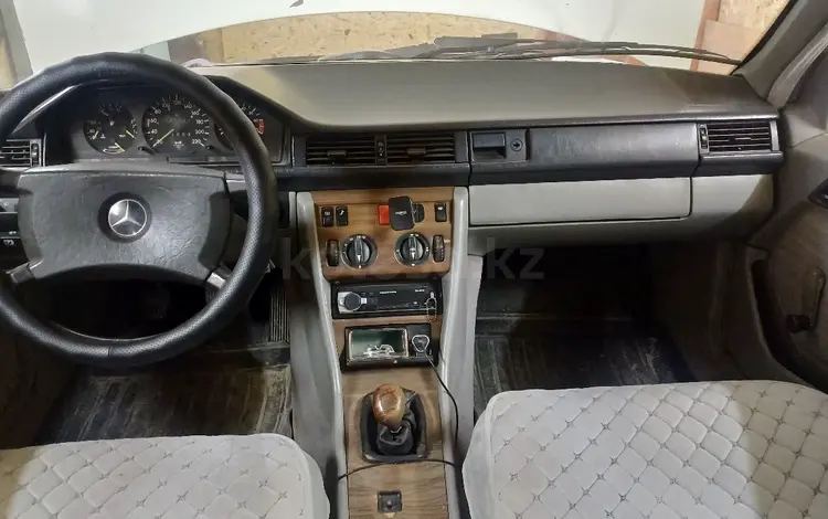 Mercedes-Benz E 200 1988 годаүшін1 111 111 тг. в Кызылорда