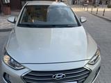 Hyundai Elantra 2017 годаүшін8 000 000 тг. в Актау