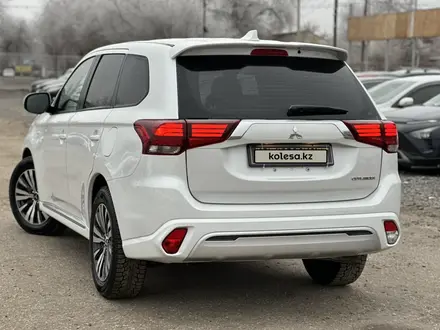 Mitsubishi Outlander 2022 года за 9 990 000 тг. в Актобе – фото 4