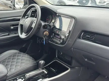 Mitsubishi Outlander 2022 года за 9 990 000 тг. в Актобе – фото 6