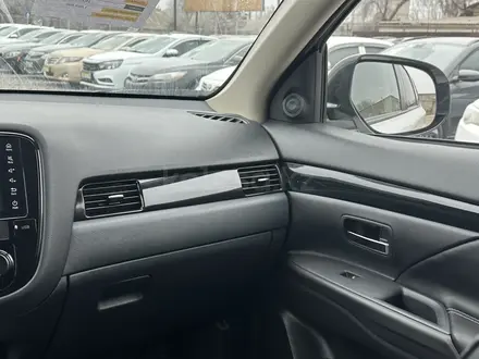 Mitsubishi Outlander 2022 года за 9 990 000 тг. в Актобе – фото 9