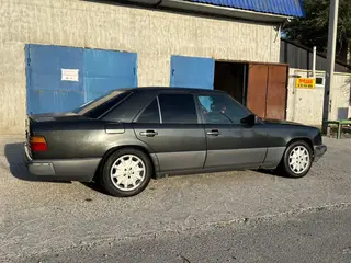 Mercedes-Benz E-Class, 1993