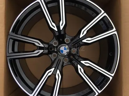 Комплект колес для BMW X7 G07 R22 Оригинал, лето зимаүшін450 000 тг. в Алматы – фото 5