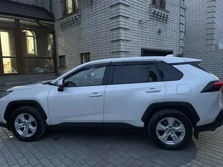 Toyota RAV4 2020 года за 16 800 000 тг. в Нур-Султан (Астана) – фото 3