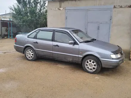 Volkswagen Passat 1994 года за 1 500 000 тг. в Байконыр – фото 2