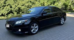 Toyota Camry 2011 года за 4 870 000 тг. в Уральск – фото 2