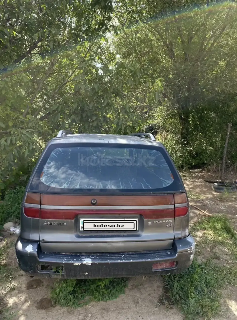 Mitsubishi Space Wagon, 1993