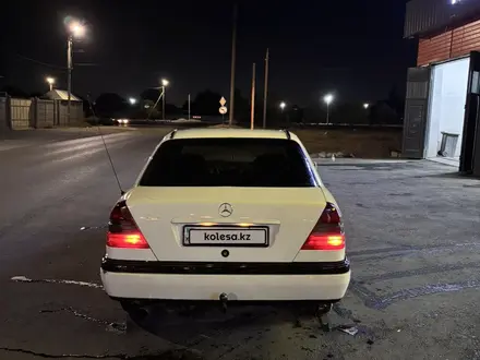 Mercedes-Benz C 220 1996 года за 1 650 000 тг. в Тараз – фото 4