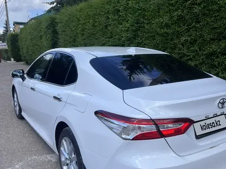 Toyota Camry 2020 года за 14 500 000 тг. в Караганда – фото 6