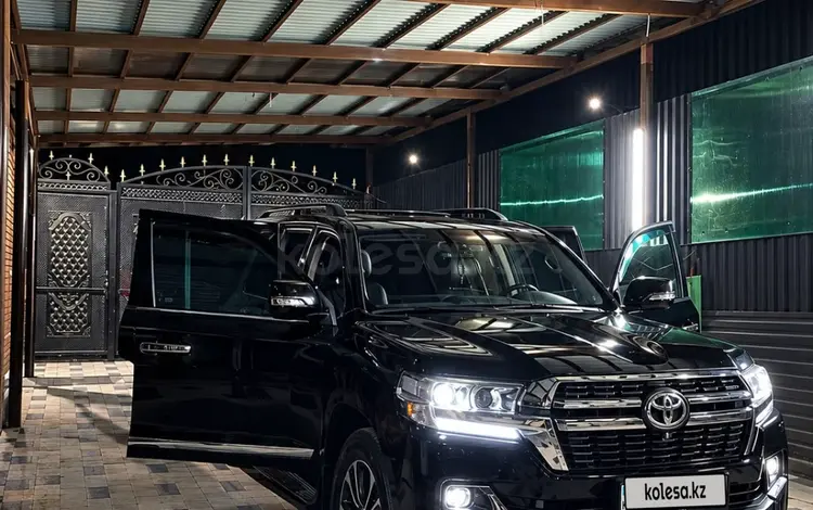 Toyota Land Cruiser 2013 годаүшін21 000 000 тг. в Алматы