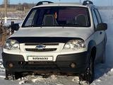 Chevrolet Niva 2014 года за 2 700 000 тг. в Петропавловск – фото 2