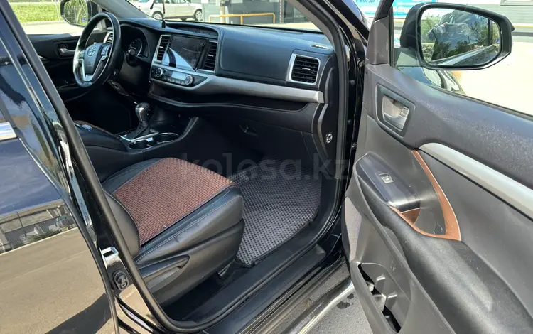 Toyota Highlander 2014 года за 15 000 000 тг. в Уральск
