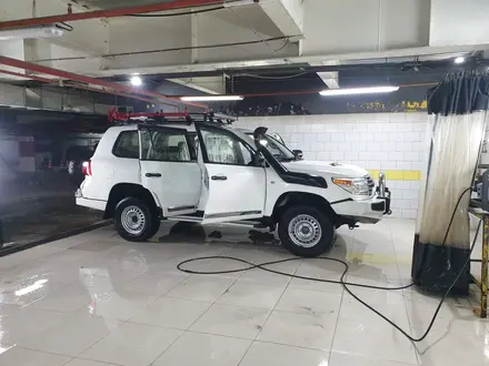 Toyota Land Cruiser 2013 года за 23 000 000 тг. в Астана – фото 4