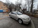 Toyota Camry 2005 года за 5 200 000 тг. в Актобе – фото 2