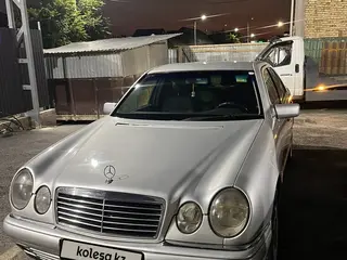 Mercedes-Benz E 320