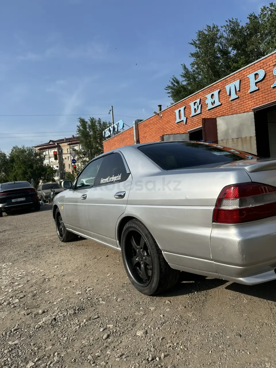Nissan Laurel, 1999