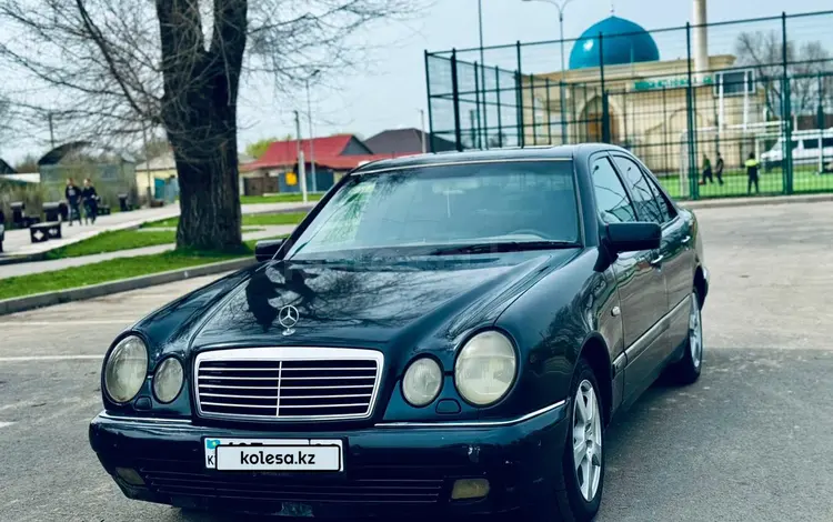 Mercedes-Benz E 320 1996 года за 3 500 000 тг. в Алматы