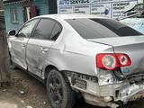 Volkswagen Passat 2007 года за 1 200 000 тг. в Алматы – фото 2
