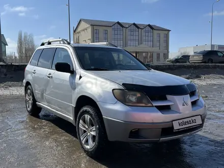 Mitsubishi Outlander 2003 года за 2 500 000 тг. в Актобе – фото 2