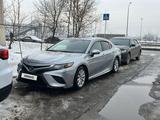 Toyota Camry 2019 года за 12 500 000 тг. в Алматы – фото 2